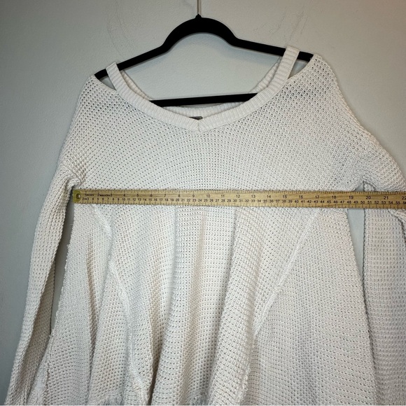Free People Sweater Womens SP Cream Moonshine Waffle Knit Cold Shoulder V Neck - Picture 6 of 7